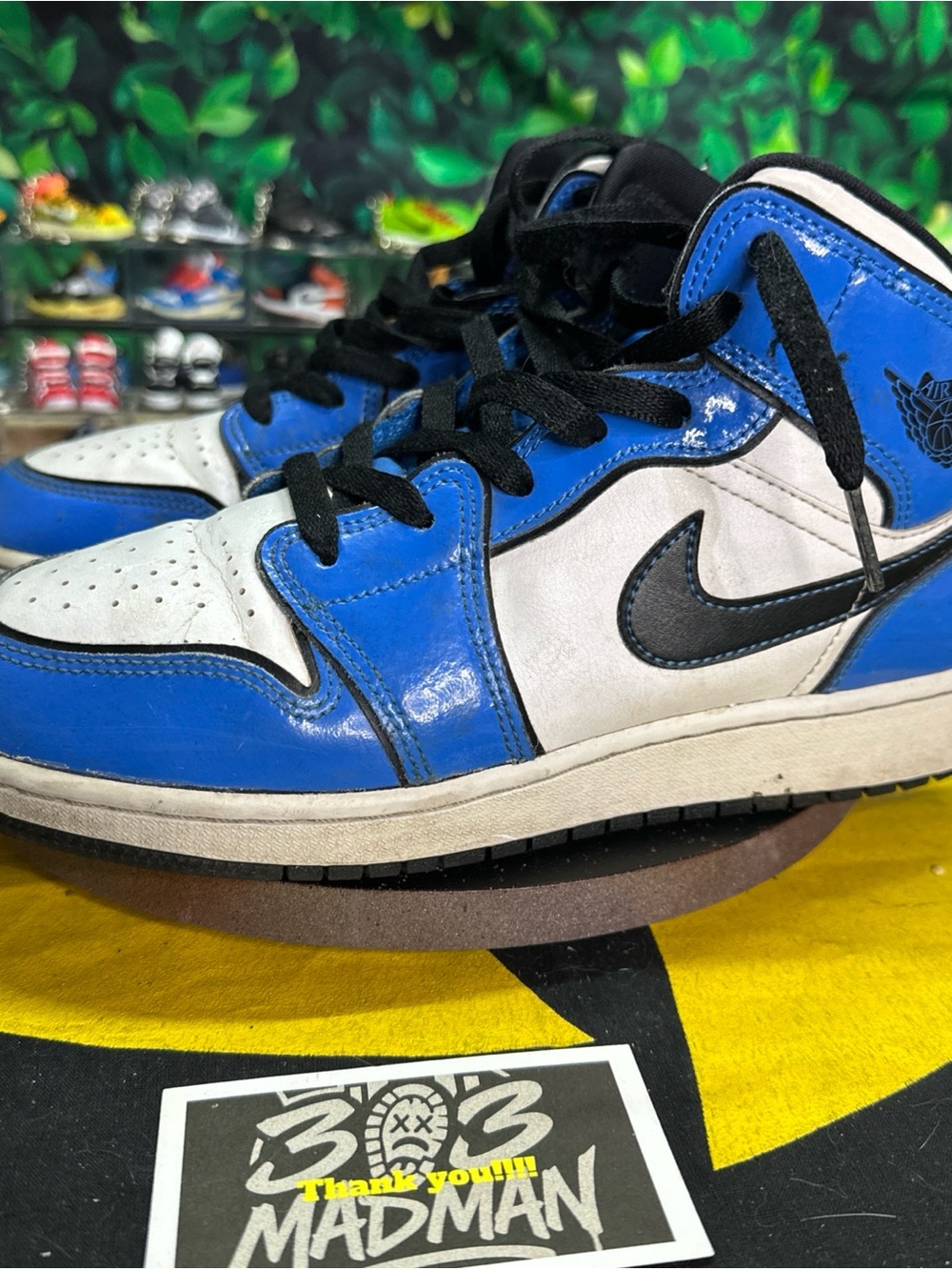 Air Jordan 1 Mid SE Signal Blue Size 7Y/8.5W